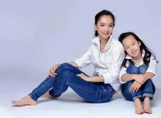 王为念个人资料简介，王为念第一任妻子照片（被同事排挤北漂发展）