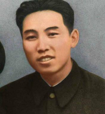 蔚华（1937年吉林一对兄妹的父亲服毒自杀）