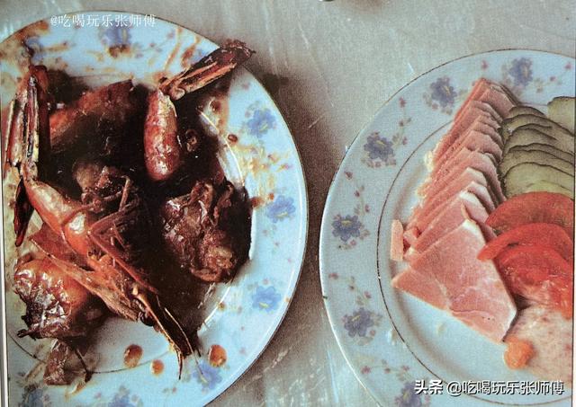 火车餐厅在几号车厢，绿皮火车餐厅在几号车厢（40年前的火车餐车）