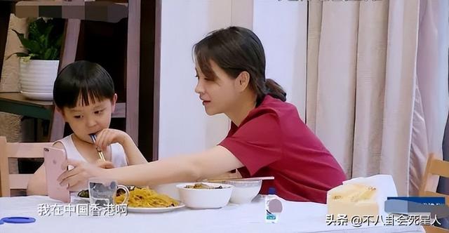 妈妈是超人第一季，姨母心是个什么意思（《妈妈是超人》9位萌娃现状）