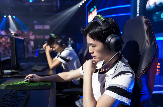 圣枪游侠出装，圣枪游侠出装大乱斗（斗鱼灵药卢锡安新手教学）