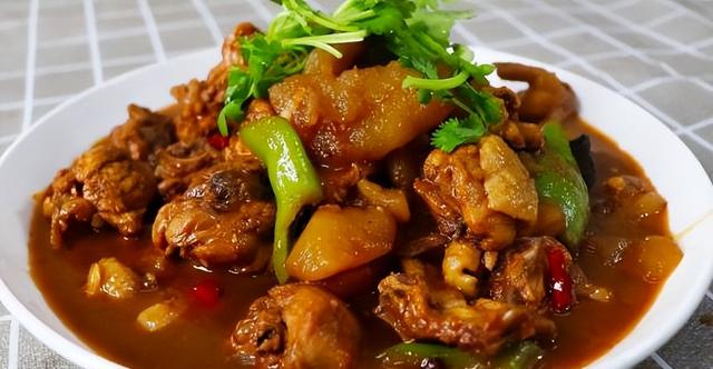 老母鸡怎么炖才能烂，怎样炖老母鸡能炖的烂一点（白醋是鸡肉的“克星”）