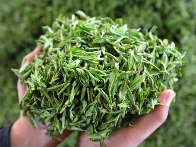 绿茶都有哪些，什么是绿茶 绿茶有哪些品种（夏天“最值得”喝的绿茶榜）