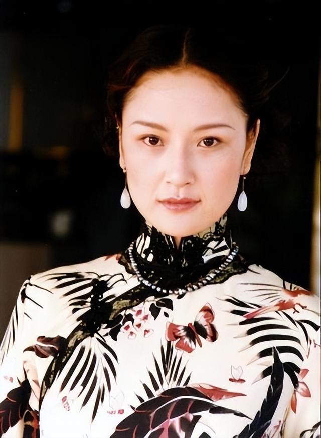 王学兵和孙宁离婚10年：一个3婚娶娇妻，一个未婚没孩子