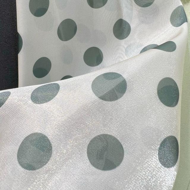 衣香丽影连衣裙，衣香丽影2022春款衬衫裙（女装品牌风衣外套桑蚕丝连衣裙上衣裤裙穿搭）