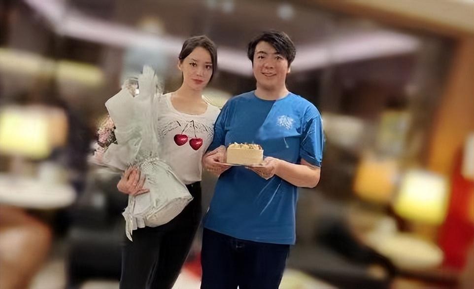 結婚紀念日送老婆什么鮮花（送老婆鮮花圖片）