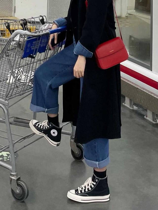 帆布鞋应该怎么挑选，帆布鞋应该怎么挑选好（帆布鞋依然是top1）