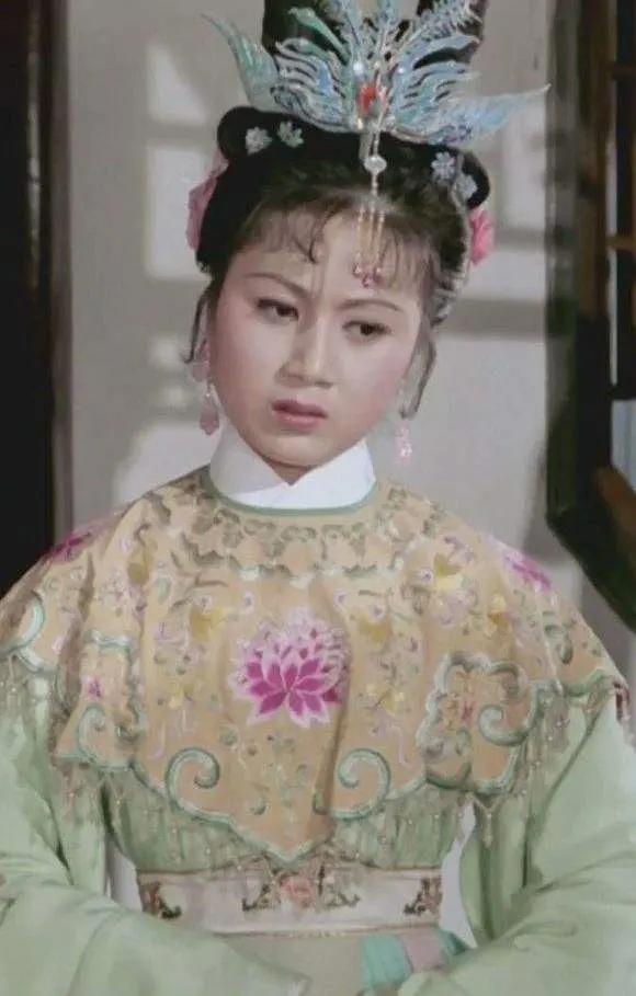 余秋雨和马兰，余秋雨和马兰拉面（不悔嫁大16岁余秋雨）