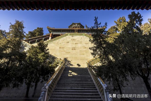 颐和园简介和历史背景，有关圆明园的资料简介（中国四大名园<一>：颐和园）