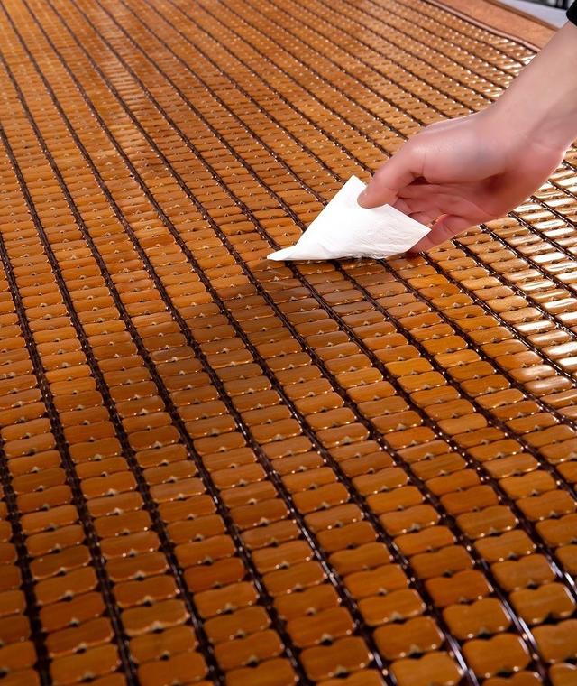 夏天穿什么料子的衣服最舒服凉快，夏天穿什么布料的衣服最舒服最好（竹席、牛皮席、乳胶席、冰丝席哪种最凉快）