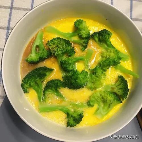 螃蟹要怎么炒才好吃，螃蟹要怎么炒才好吃视频,胖妹做比手还大的螃蟹视频（精致美味的10道家常小炒）