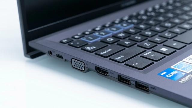 办公笔记本电脑推荐，商务办公笔记本电脑推荐（2022款华硕破晓2轻薄笔记本电脑开箱）