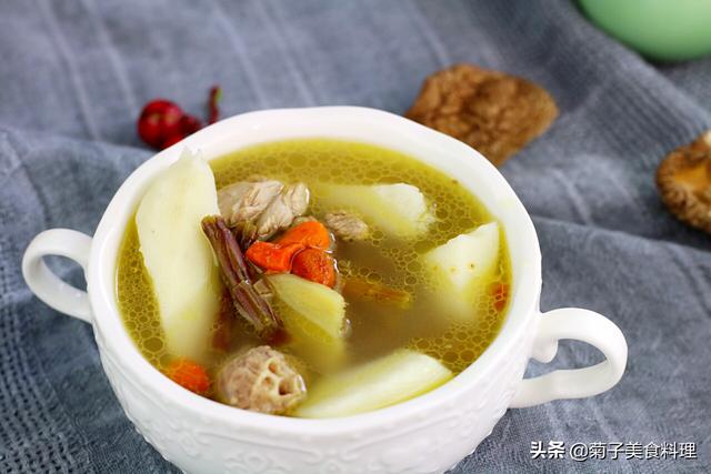 春节年夜饭菜谱，适合春节年夜饭的家常菜单（除夕年夜饭必备的12道菜谱）