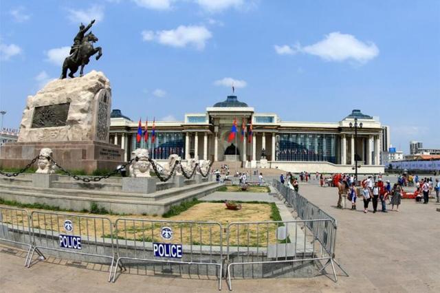 外蒙古什么时候独立的，外蒙古为什么会独立（蒙古国为何少了30万平方公里土地呢）