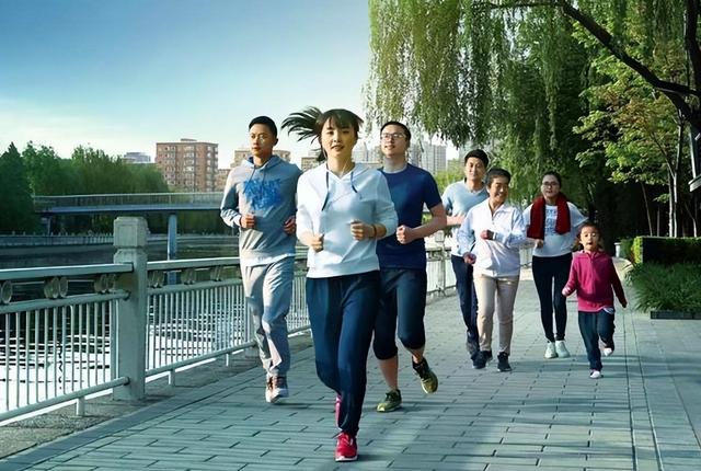 晨跑多少公里最好，晨跑多少公里比较好（每天早起跑步，跑多少公里合适）