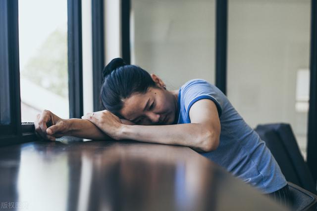 性格不合的两个人婚姻能长久吗，性格不合的婚姻还要继续吗（如果两个人还有感情）