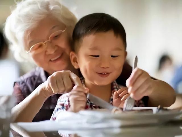 孩子长高的6大秘诀，小孩长高秘诀（营养师婆婆带娃不到一年）