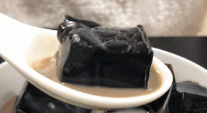 湿气重的人吃龟苓膏会怎么样，湿气重的人能吃龟苓膏（这天气就该来碗龟苓膏）