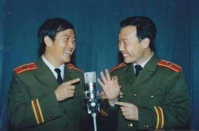 冯巩昔日两任搭档，当年的搭档牛群已消失匿迹