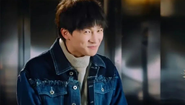 蒙面唱将周深身骑白马是哪一期，蒙面唱将周深身骑白马第几期（2次差点被“毁掉”的男歌手）