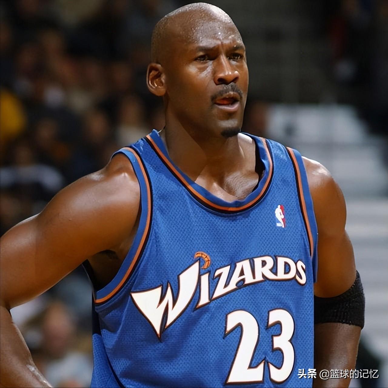 加盟奇才队的乔丹2002-2003年赛季结束,乔丹宣布正式永久从nba退役,这