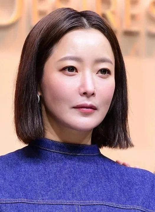 金喜善整容前后，金喜善如今现状（跟中国同龄女演员们比整没整一目了然）