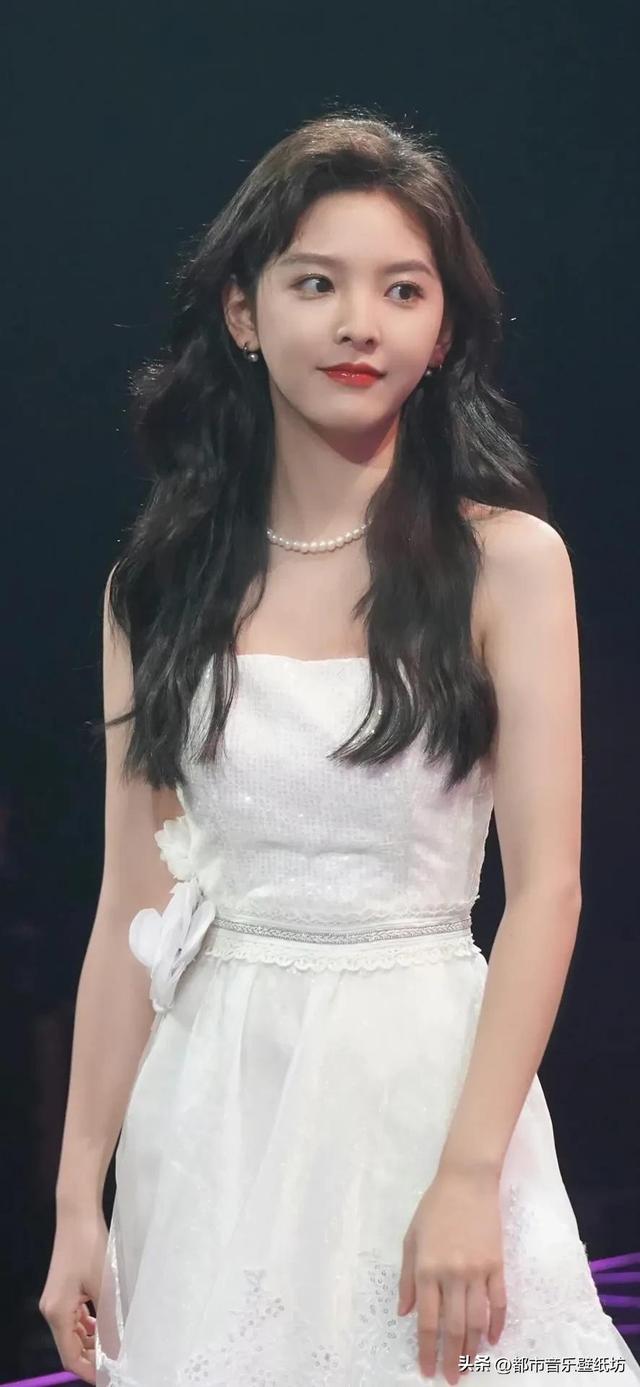 章若楠个人资料，章若楠个人资料体重（章若楠高清性感写真）