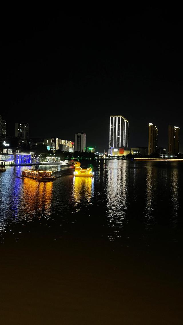 上海到青岛多远，上海到青岛的路程（上海青岛往返1400公里全程无高速沿途城市蜻蜓点水游）