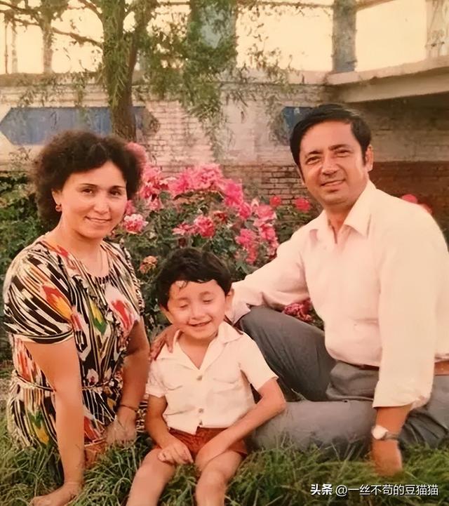 央视主持人年薪，央视主持人月薪（尼格买提曝：我在央视14年）