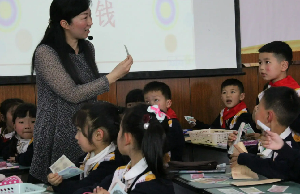 小学数学教师（为了醋）