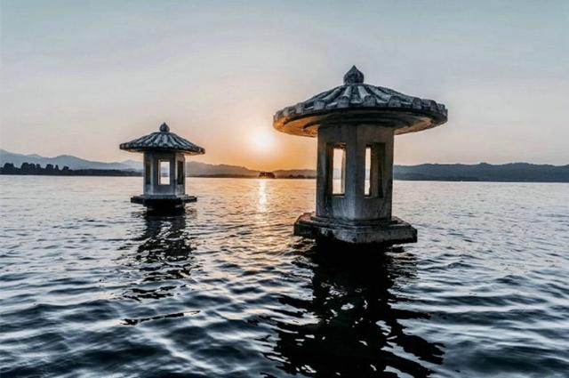 普陀山一日游价格，普陀山旅游攻略 一日游（见山见海见自己。杭州普陀山之旅）