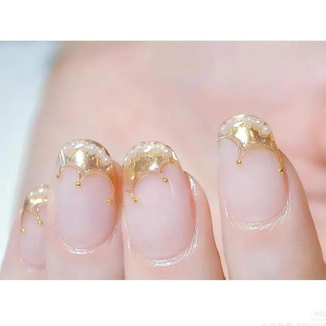 超级显白的基础款美甲，显白显嫩的美甲来一波儿~