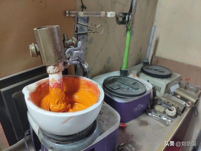 真正的朱砂多少钱一克，真正的朱砂怎么分辨真假（玩印泥的人）