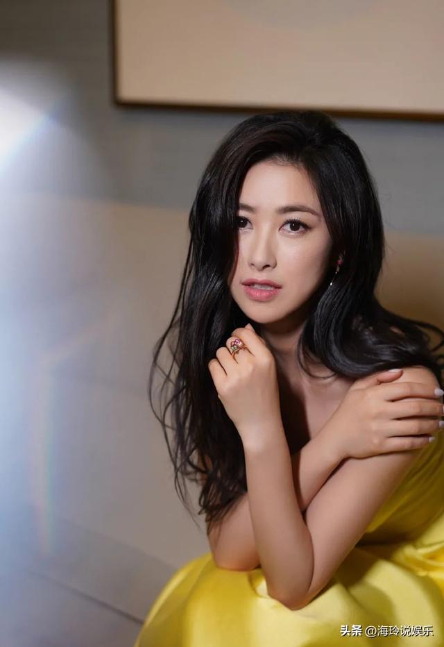 出身显赫资源顶流美艳惊人的朱珠，朱珠现状（连续10年入选全球百美的女人）