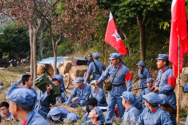团队有气势的宣誓词，团队有气势的宣誓词大学（泉州红七月党建团建年年有）