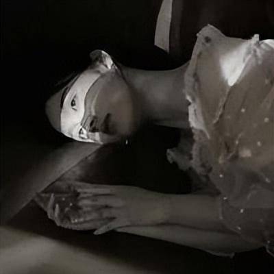 黑白风微信头像，黑白系微信头像（微信头像 ， 黑白伤感头像）