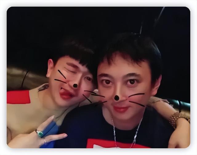 张艺兴是独生子吗，张艺兴是不是独生子（女方疑似是23岁小花张婧仪）