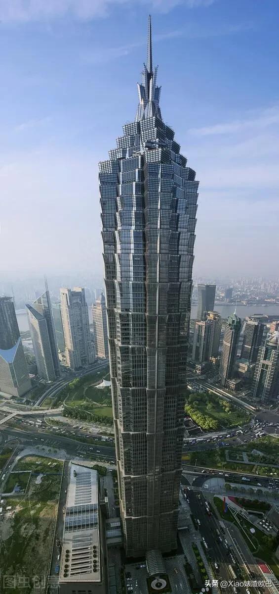 上海金茂大厦是中国最富有美感、最具有艺术气息的摩天大楼
