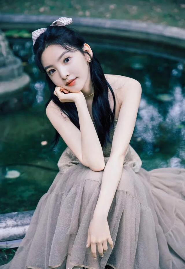 壁纸，章若楠，章若楠壁纸下载（明星壁纸<五十一>章若楠图片）