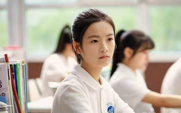 宝藏男孩│周翊然，微信头像，宝藏男孩│周翊然（00后小花们“来势汹汹”）
