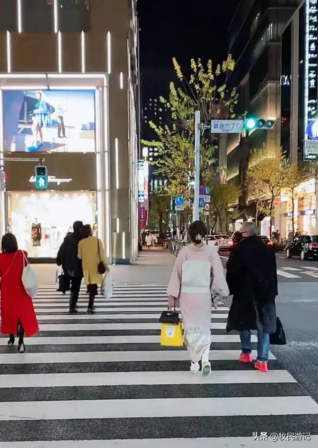 川端康成获得诺贝尔文学奖的作品是什么，川端康成凭借哪三部作品获得了诺贝尔文学奖（川端康成获得诺贝尔文学奖代表作雪国）