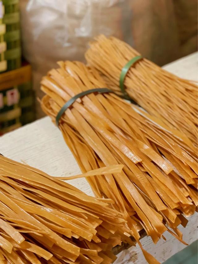 银耳多少钱一斤，黄金银耳的种植前景（盘溪批发市场给的）