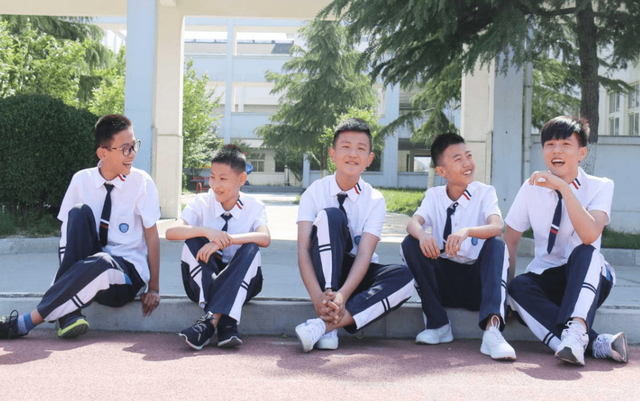 私立学校和公立学校哪个好，公立学校跟私立学校哪个好（读公立学校和私立学校的学生）