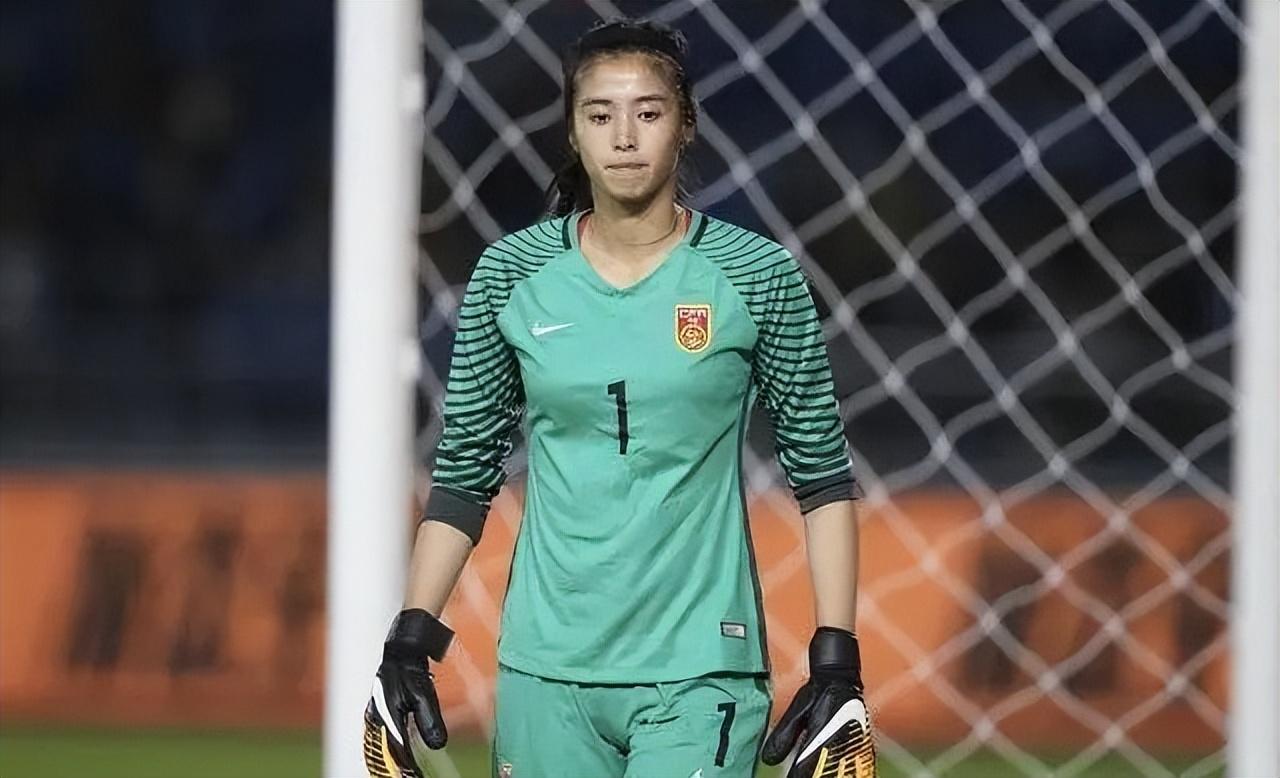中国女足门将(女足最美门将赵丽娜) - 青木春