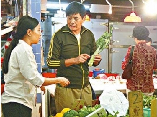 终于明白，陈荟莲不漂亮，也没有孩子，周润发为何独宠她38年了