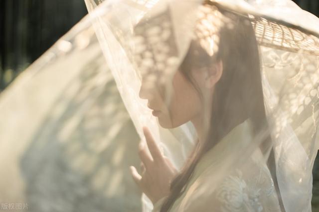 飞鸟与鱼不同路，山鸟与鱼不同路意思（绝美古诗赏识：飞鸟与鱼）