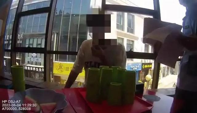 湖北高中老师被指猥亵，湖北高校老师不当言论（两名中学教师被指当街猥亵女子）