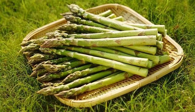 含叶黄素的食物和水果，叶黄素是什么（这四种蔬菜富含叶黄素）