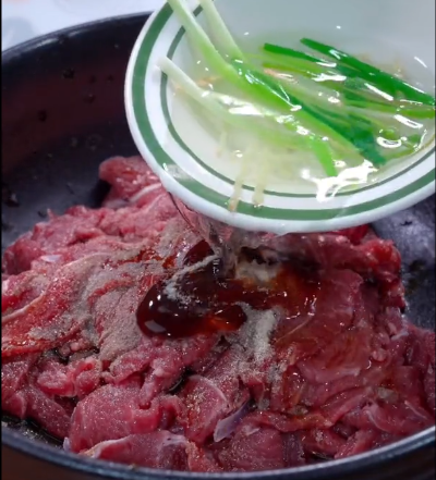 牛肉饺子馅配什么蔬菜好吃，牛肉饺子馅配什么蔬菜（香菜牛肉——一道简单易学的凉拌菜）