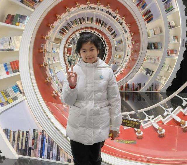 元宵焰火晚会作文4篇，元宵焰火晚会作文4篇阅读（“元宵节”之罗湖篇<一>）